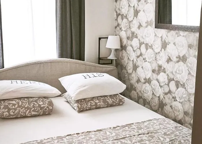 Apartment Travel Hub ***